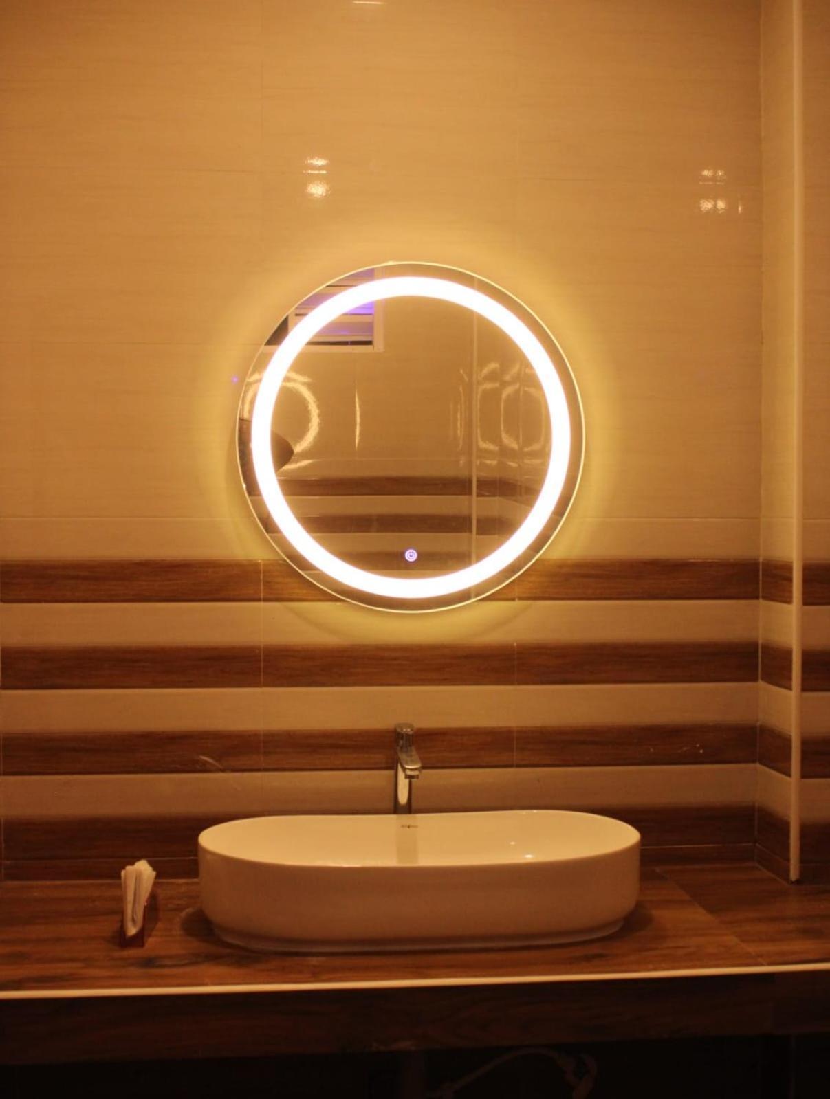 Lalitha Karunya Residency A/C Hotel Bāpatla Екстериор снимка